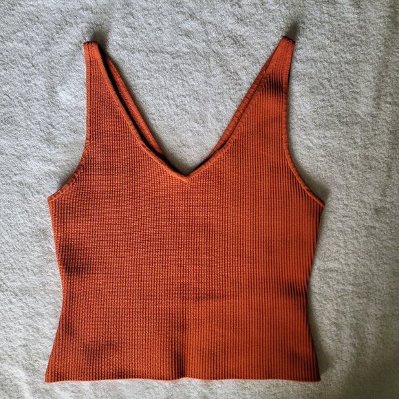 Babaton Sculpt Knit V Neck Top | Large | Flambeau - Picture 1 of 8